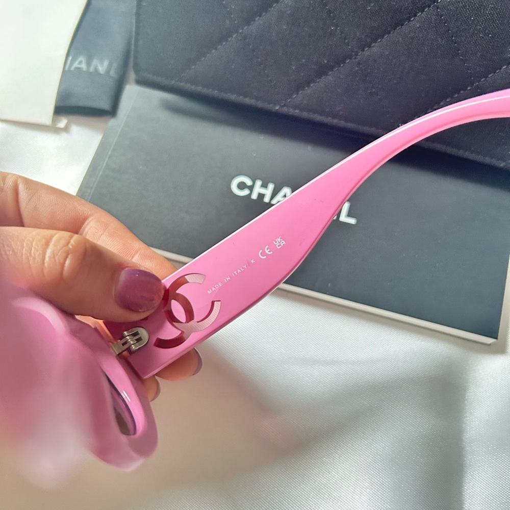 Chanel Oval sunglasses. - Picture 7 of 12